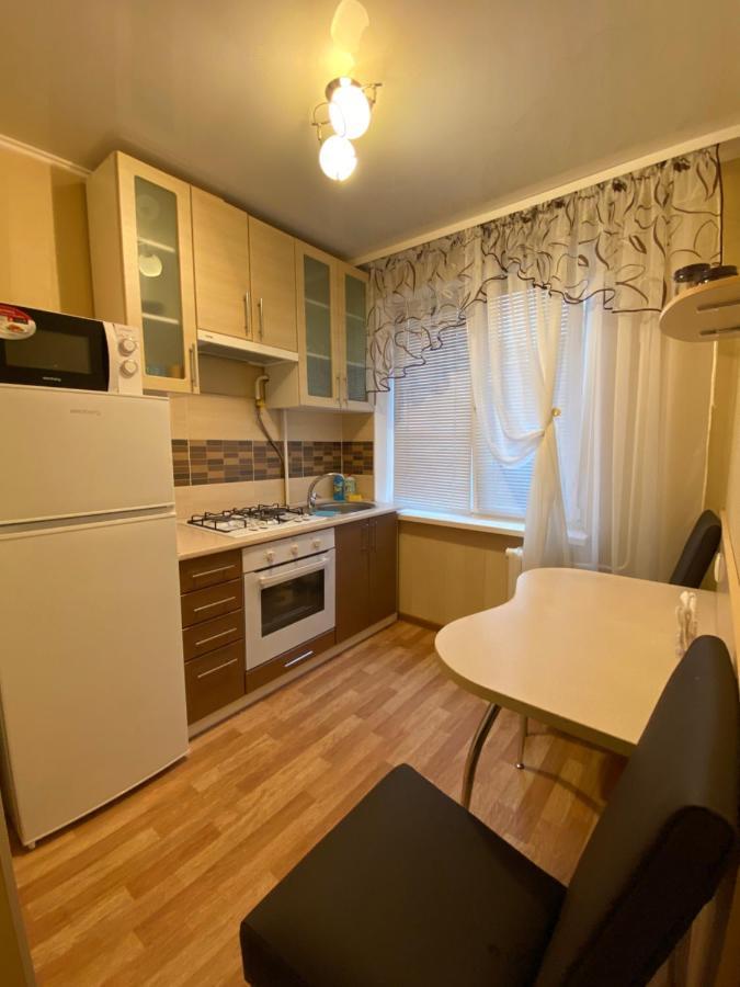 2 Комнатная Квартира, До 6 Спальных Мест Apartman Krivij Rih Kültér fotó