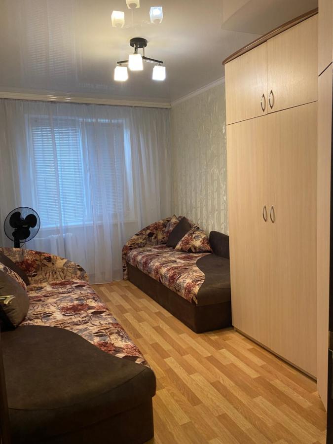 2 Комнатная Квартира, До 6 Спальных Мест Apartman Krivij Rih Kültér fotó